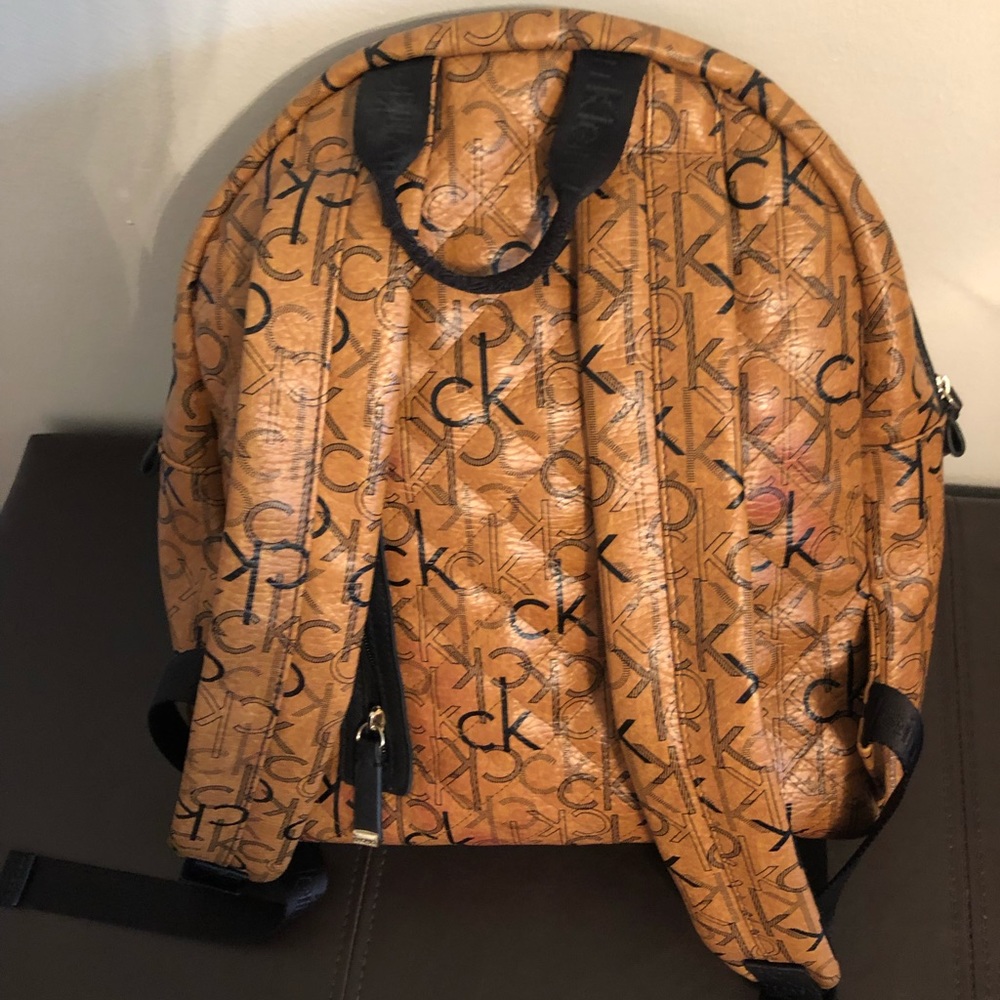 Backpack - Picture 2 of 3